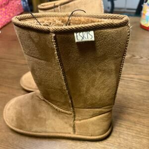 NWT Eskis Women's Tan Suede Style Winter Boots - Size 9